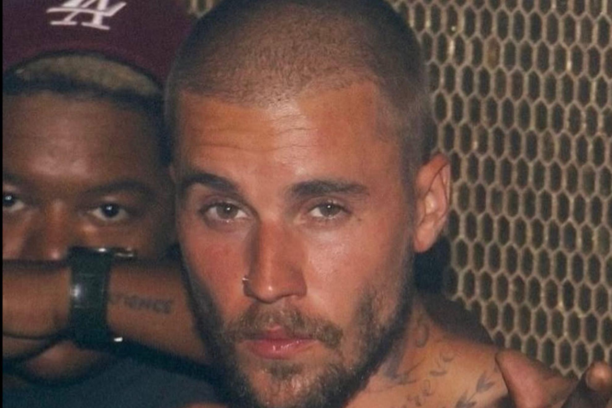 Justin Bieber impersonator fools a Las Vegas crowd who paid to see the superstar