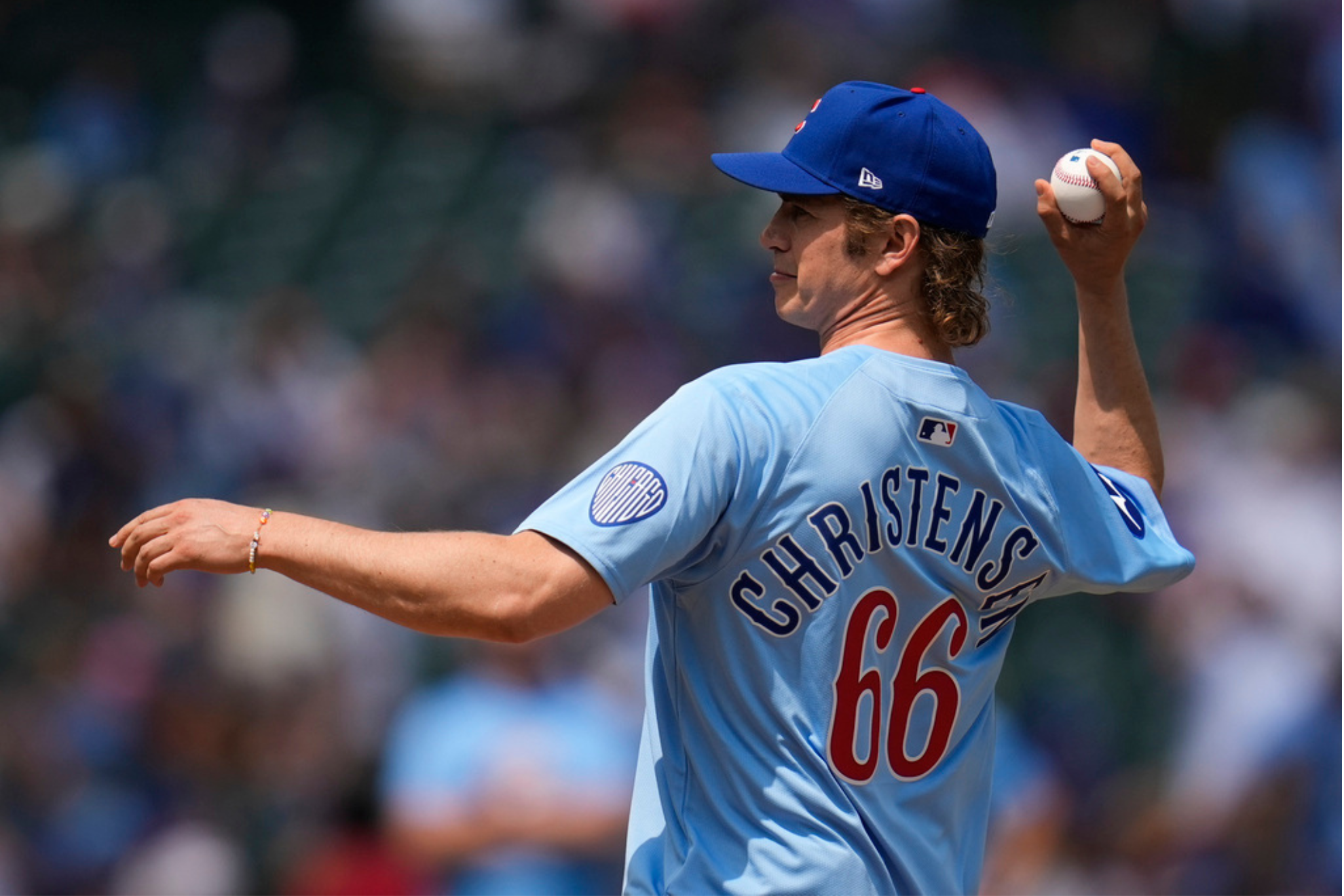 Star Wars star Hayden Christensen shares playful moment with daughter at Cubs-Pirates Game